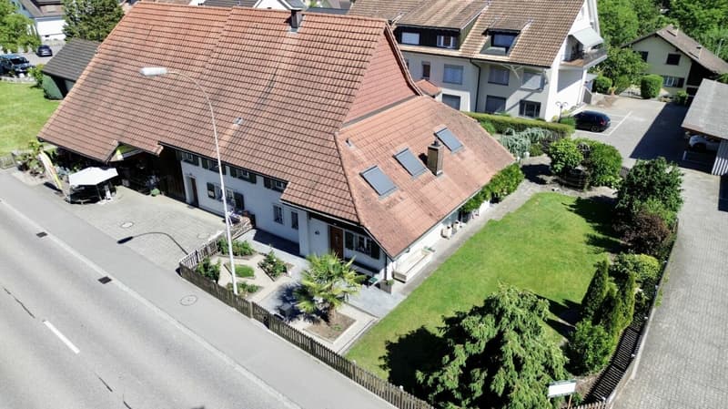 Propriété unique avec espace commercial, paradis de jardin et potentiel d'expansion (4)