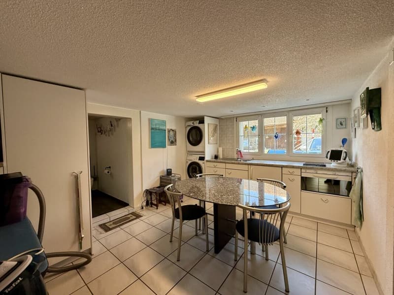 Propriété unique avec espace commercial, paradis de jardin et potentiel d'expansion (16)