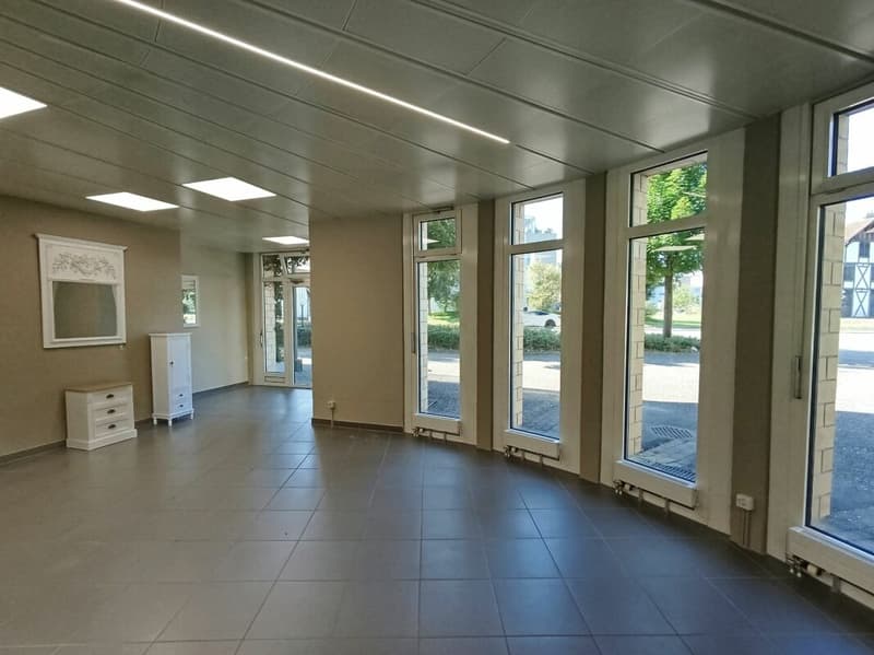 Reserved, Premium Location in Rothrist, Your New Sales Area in the Heart of the Community (8)