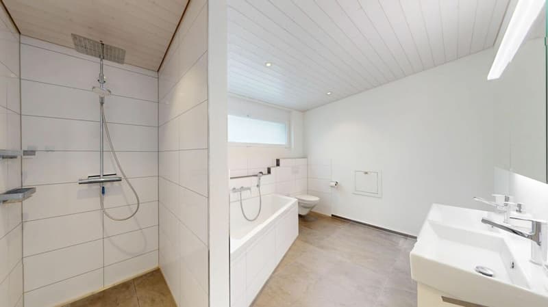 Grosszügiges Einfamilienhaus mit Garten, Balkon und hochwertiger Ausstattung (9)