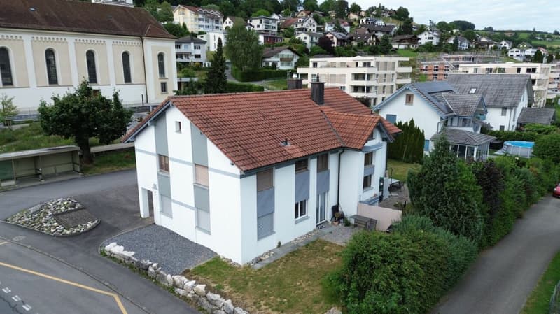 Maison de famille exclusive de 8 pièces avec annexe, grand jardin et garage-atelier en milieu rural (3)