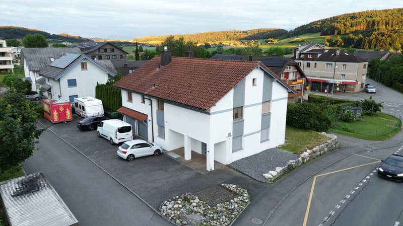 Maison de famille exclusive de 8 pièces avec annexe, grand jardin et garage-atelier en milieu rural (2)