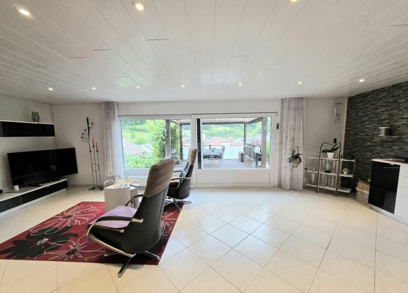 Family happiness with winter garden, fireplace, and large garden (8)