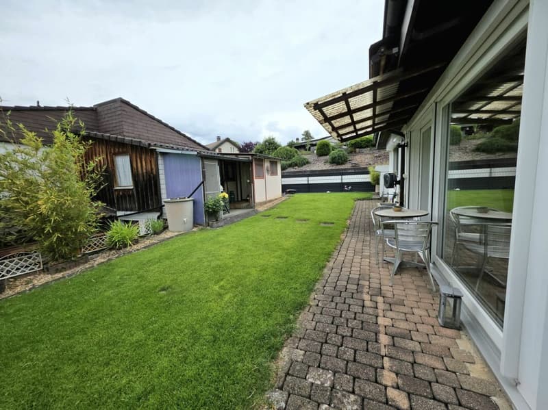 Family happiness with winter garden, fireplace, and large garden (5)