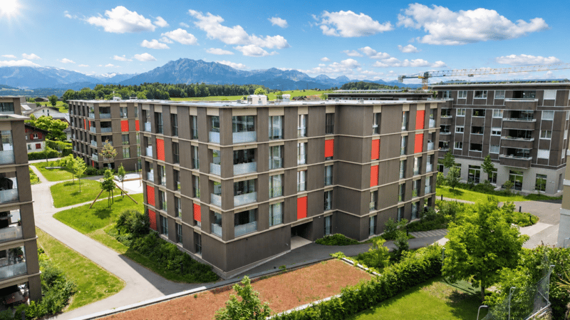 Appartamento smart home di lusso 3.5 locali con balcone in giardino invernale e stazione di ricarica elettrica a Ballwil (1)