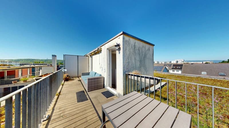 A Home to Fall in Love with! Living with 360° Panorama (12)