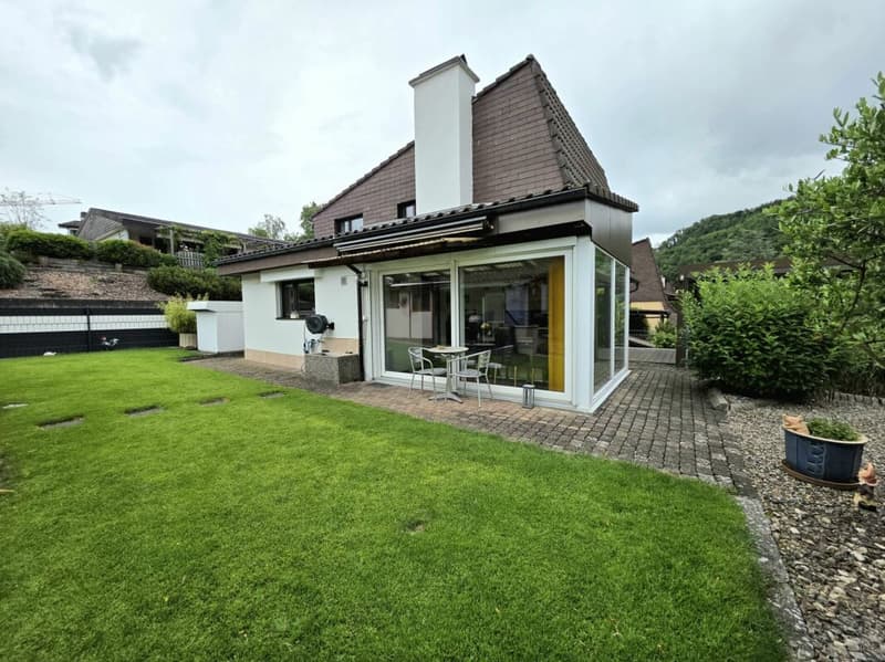 Family bliss with winter garden, fireplace, and large garden (1)