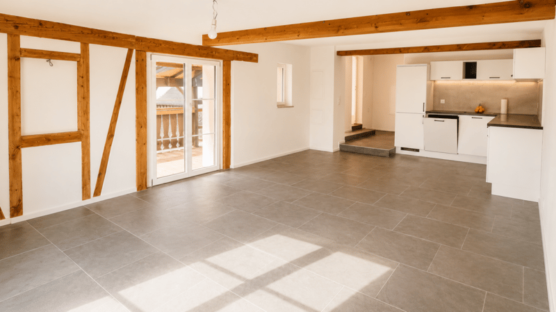 Maison d'habitation avec 4 appartements, rénovée en profondeur & emplacement de vie attrayant à Seewen (9)