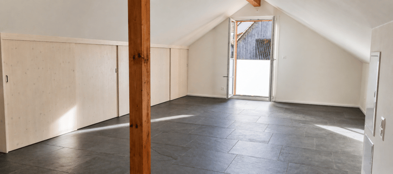 Maison d'habitation avec 4 appartements, rénovée en profondeur & emplacement de vie attrayant à Seewen (7)
