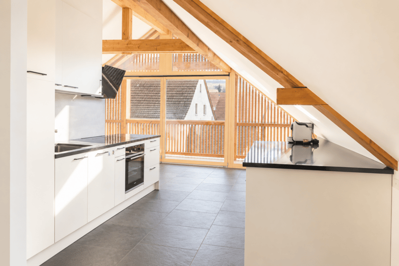 Maison d'habitation avec 4 appartements, rénovée en profondeur & emplacement de vie attrayant à Seewen (4)