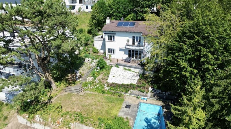 Maison unifamiliale de 5,5 pièces modernisée avec piscine et vue panoramique (3)