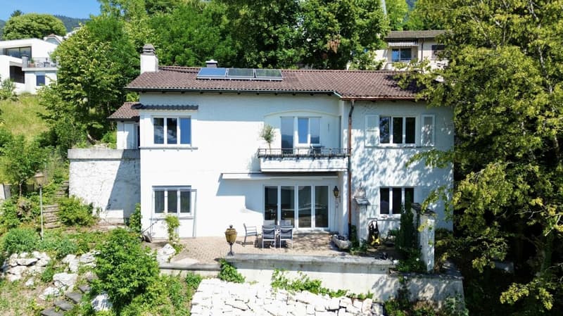 Maison unifamiliale de 5,5 pièces modernisée avec piscine et vue panoramique (2)