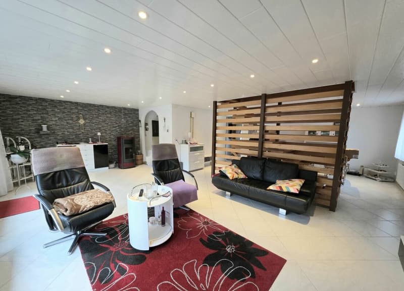 Family happiness with winter garden, fireplace, and large garden (9)