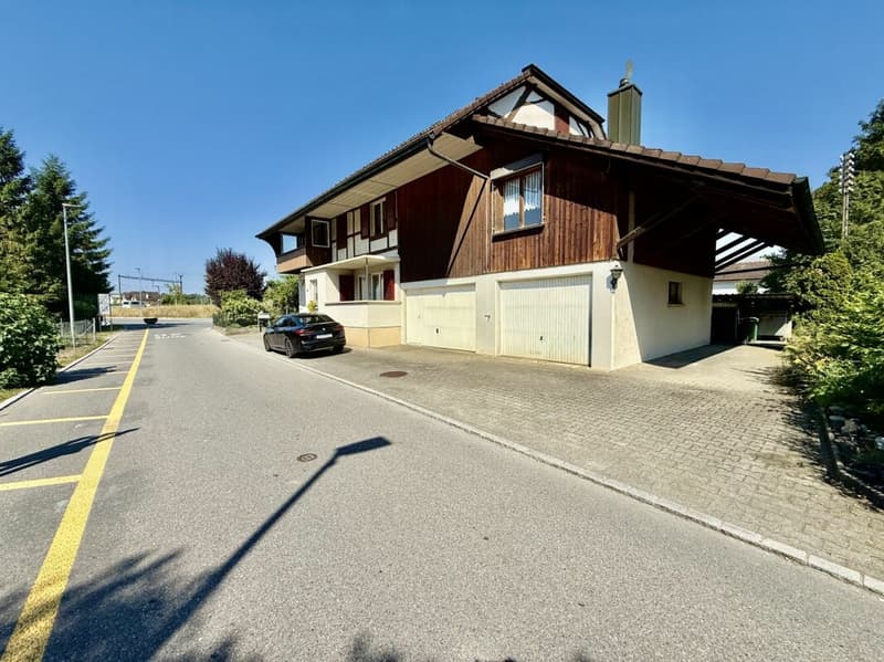 Wohnen, Arbeiten oder Investieren - Bauernhaus mit grossem Potenzial in Busswil (2)