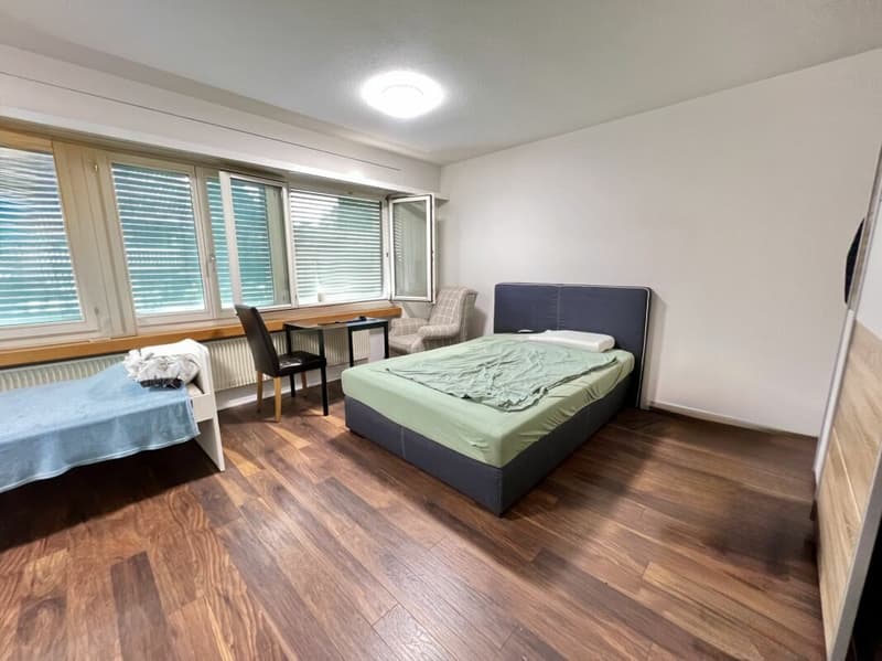 Casa multifamiliare completamente affittata con tre grandi appartamenti (5)