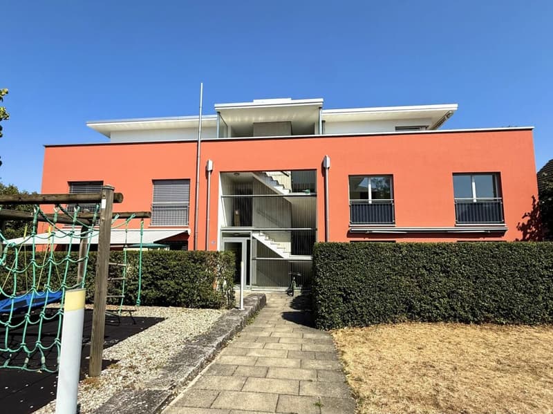 Immediately available - bright attic apartment in Aesch BL (16)