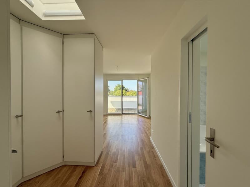 Immediately available - bright attic apartment in Aesch BL (7)