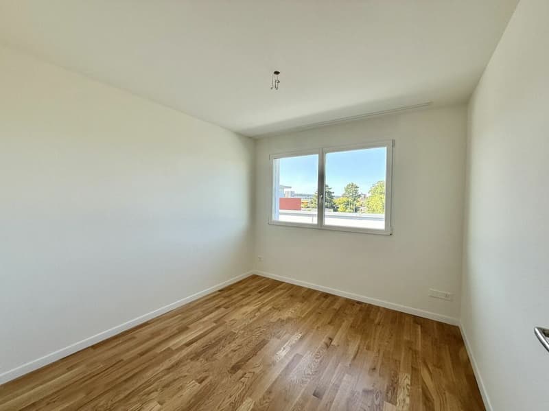 Immediately available - bright attic apartment in Aesch BL (6)