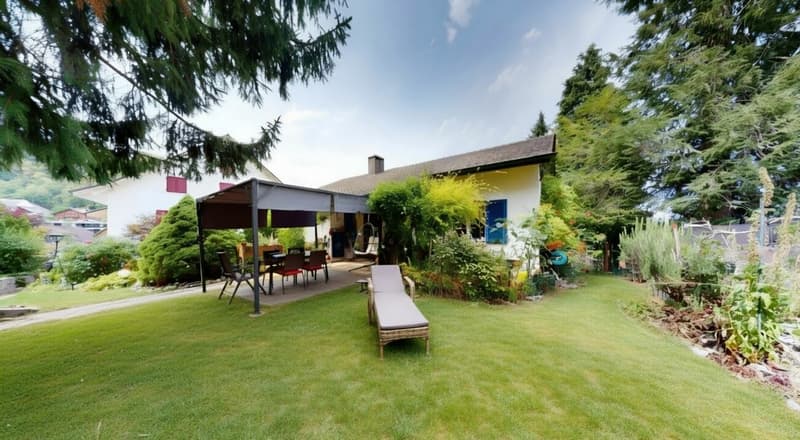 A garden to fall in love with! Detached single-family house with great potential (1)