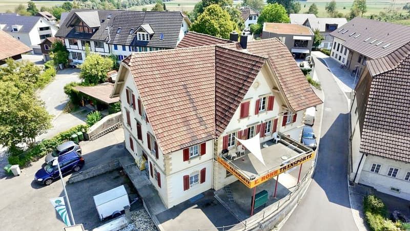 Renditeobjekt mit 20 Zimmern und historischem Charme in Bünzen! (1)