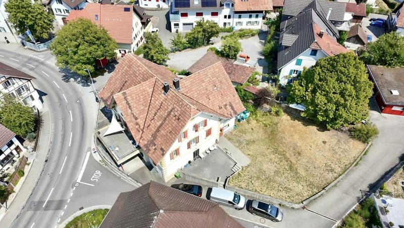 Renditeobjekt mit 20 Zimmern und historischem Charme in Bünzen! (14)