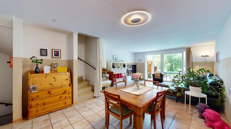 Maison familiale en rangée de 6,5 pièces située au calme avec beaucoup d'espace (4)