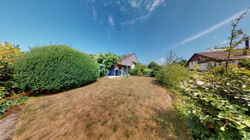 Charmantes 4.5 Zimmer Einfamilienhaus mit liebevoll gestaltetem Garten (18)