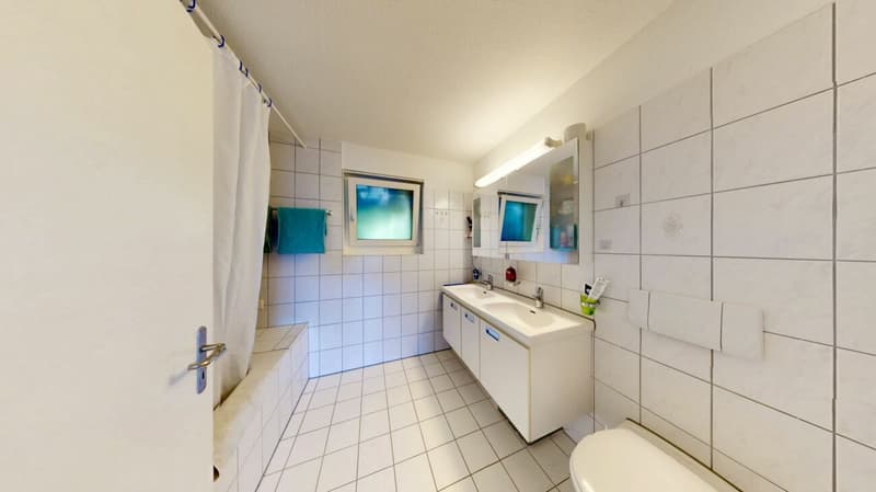 Exklusive 4.5-Zimmer-Wohnung in Greppen - Wohnen mit See- und Bergblick (11)