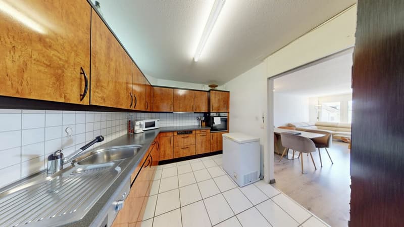 Exklusive 4.5-Zimmer-Wohnung in Greppen - Wohnen mit See- und Bergblick (6)