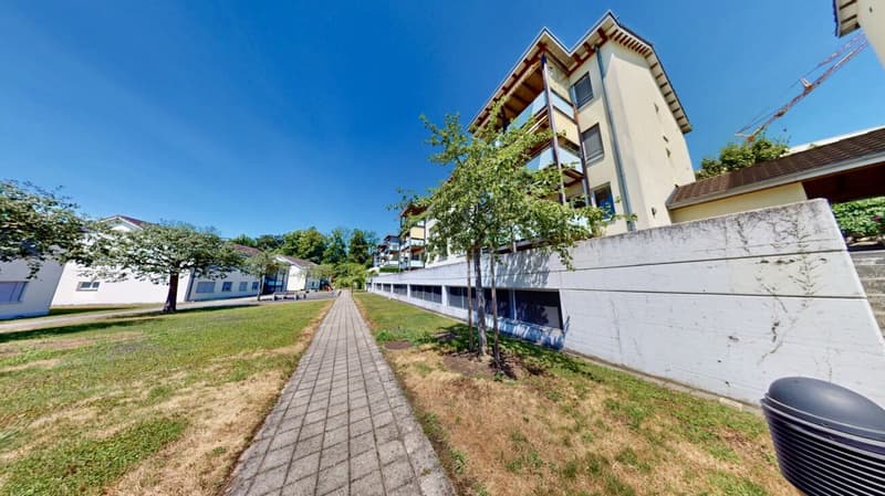 Exklusive 4.5-Zimmer-Wohnung in Greppen - Wohnen mit See- und Bergblick (18)