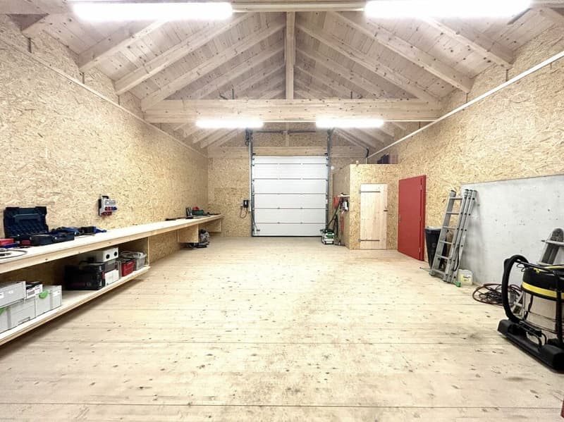 Modernisiertes Einfamilienhaus mit hochwertigem Neubau-Anbau und 3 Einstellplätzen! (12)