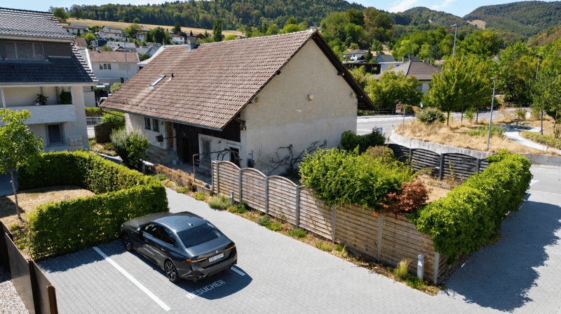 Freistehendes Raumwunder mit grossem Anbau und enormem Potenzial (1)