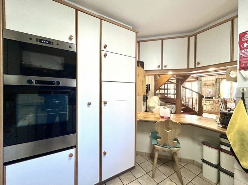 Modernisiertes Einfamilienhaus mit hochwertigem Neubau-Anbau in Thörigen! (14)