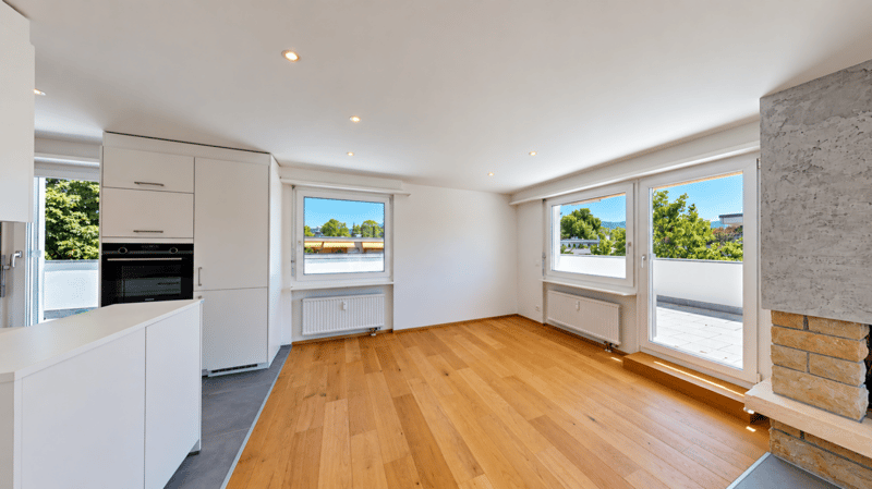 Modernisierte Attikawohnung mit traumhafter 360°-Terrasse (6)