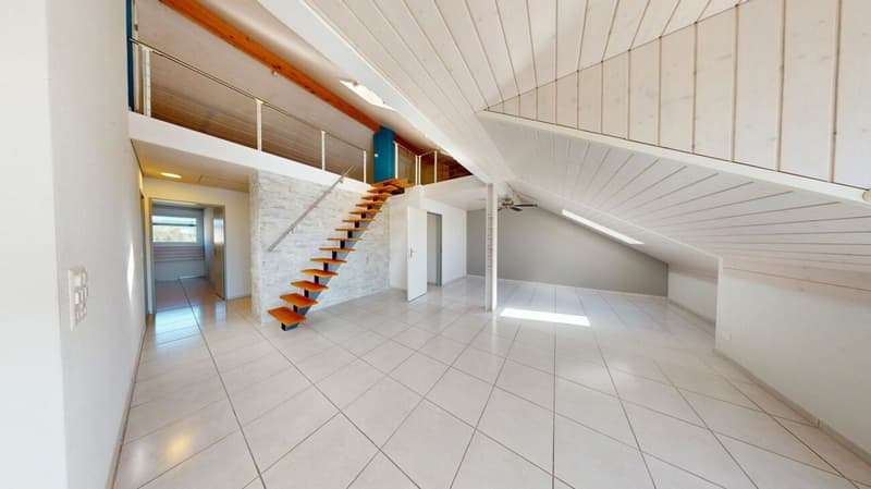 Grosszügige & gepflegte 3.5 Zimmer Maisonette mit Balkon (2)
