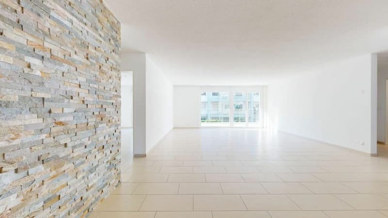 Moderne 4.5 Zimmer Wohnung mit Terrasse & Lift in Luterbach (3)
