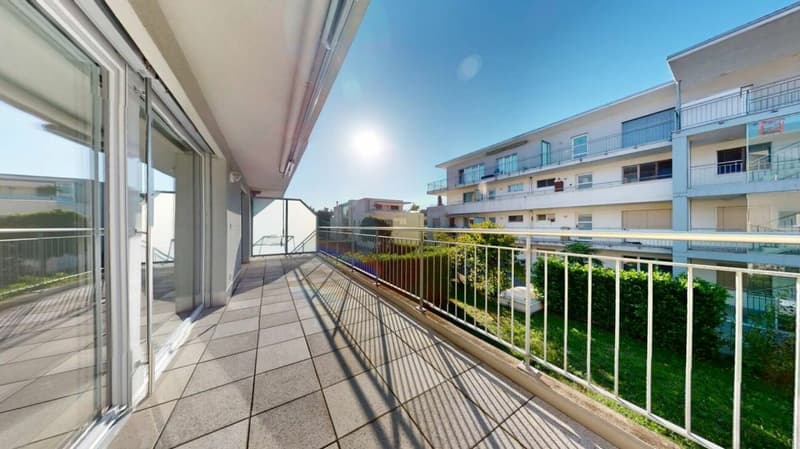 Moderne 4.5 Zimmer Wohnung mit Terrasse & Lift in Luterbach (2)