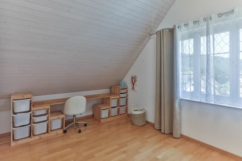 Exklusives Landhaus mit Pool & idyllischem Garten in Pfungen (15)