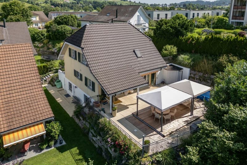 Exklusives Landhaus mit Pool & idyllischem Garten in Pfungen (2)