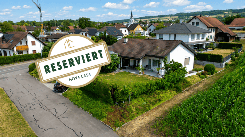 RESERVIERT . Charmantes 5.5 Zimmer Einfamilienhaus mit Alpenblick und traumhaftem Garten (1)