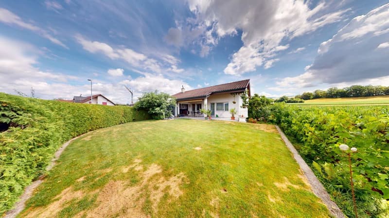 RESERVIERT . Charmantes 5.5 Zimmer Einfamilienhaus mit Alpenblick und traumhaftem Garten (13)