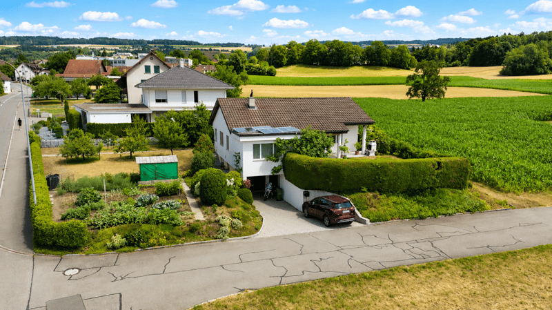 RESERVIERT . Charmantes 5.5 Zimmer Einfamilienhaus mit Alpenblick und traumhaftem Garten (3)