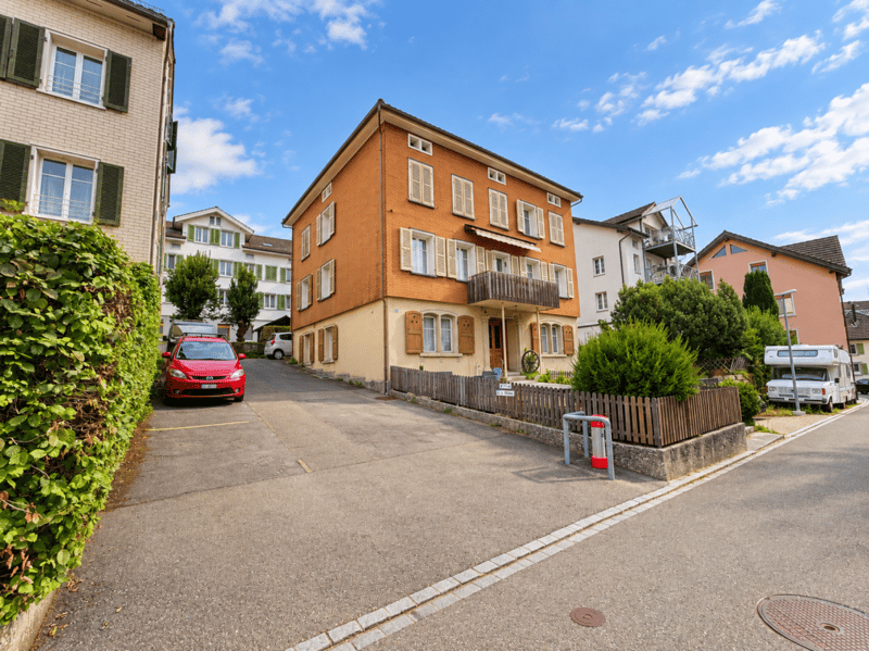 Mehrfamilienhaus mit Entwicklungspotenzial an zentraler Lage in Degersheim (1)