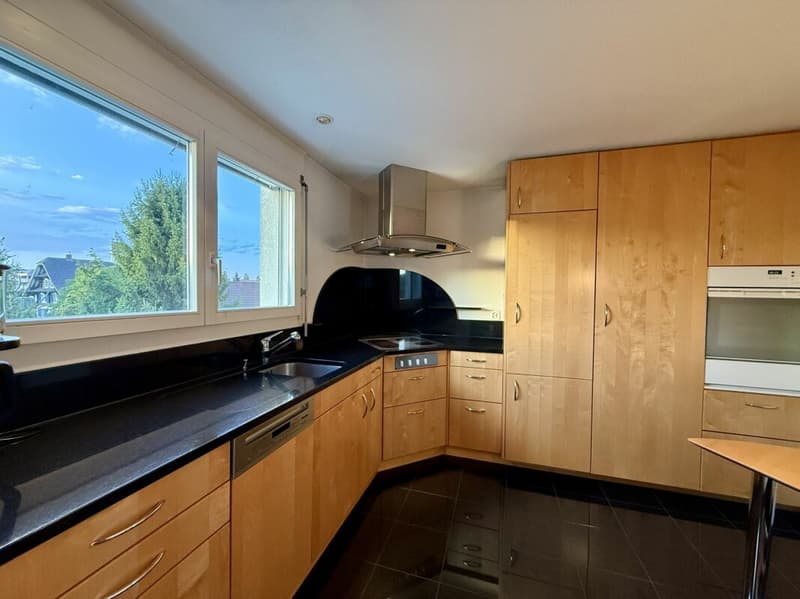 Grosszügig wohnen mit Bergsicht - 5.5-Zimmer-Maisonette in Römerswil (7)