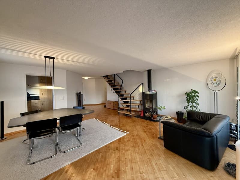Grosszügig wohnen mit Bergsicht - 5.5-Zimmer-Maisonette in Römerswil (3)