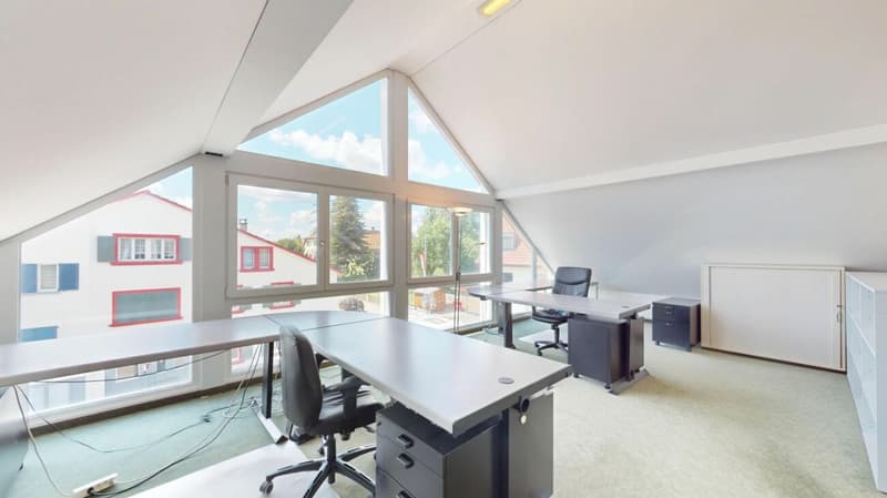 Attraktives Büro im 2. Obergeschoss an zentraler Lage in Augst (2)