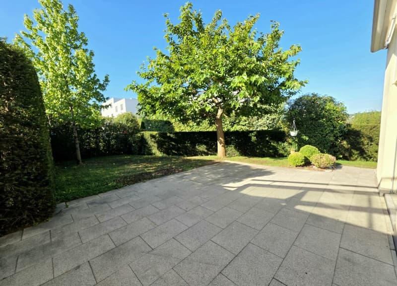 Ihr neues Familienglück, grosszügiges 5.5 Zimmer Eckhaus mit privatem Garten! (8)