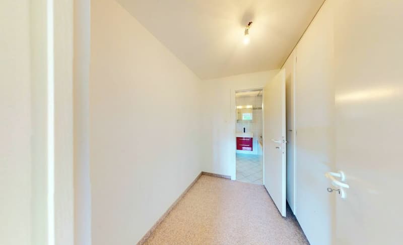 Wohnen auf zwei Ebenen! Charmante 3.5 Zimmer Maisonette mit Blick ins Grüne (10)