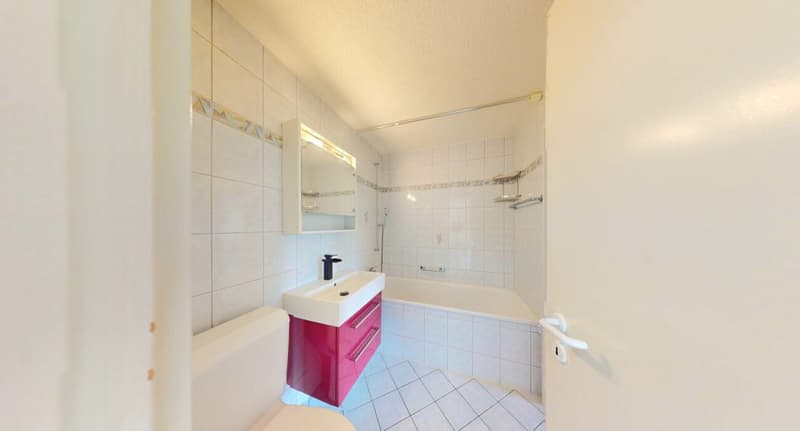 Wohnen auf zwei Ebenen! Charmante 3.5 Zimmer Maisonette mit Blick ins Grüne (11)