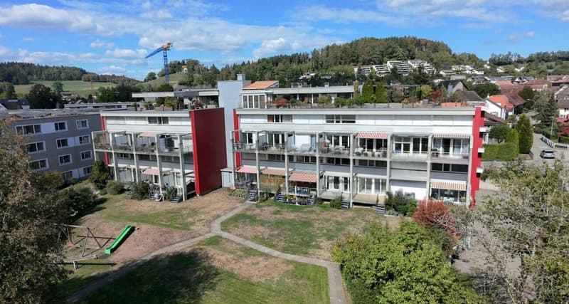 Wohnen auf zwei Ebenen! Charmante 3.5 Zimmer Maisonette mit Blick ins Grüne (13)